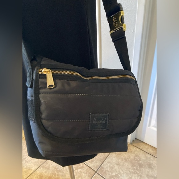 Herschel Supply Company Mini messenger  Bag Durable Nylon - Picture 2 of 7